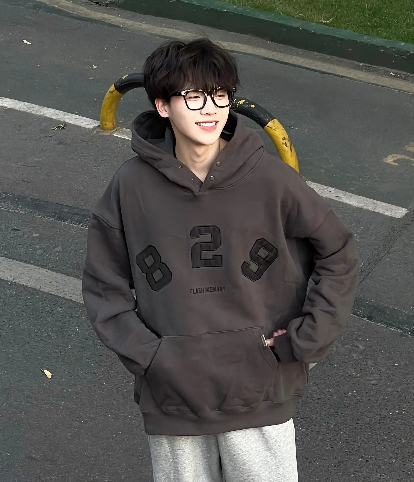 trai đẹp diện áo hoodie thời trang